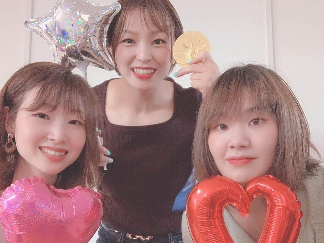 川井友香子さんのインスタグラム写真 - (川井友香子Instagram)「. 3年ぶりに会えた☺️🌈 お寿司もお洒落なケーキもプレゼントも 沢山ありがとう ☺︎ ♡ 石川県離れて9年目、久しぶりに帰っても 仲良くしてくれる友達がいて 本当感謝だし幸せだな〜🥲☘️ 👶🏻くん可愛すぎた💭✨　 (久しぶりにプリクラ撮ったら別人すぎてびびった)」8月21日 19時27分 - yukako_kawai27