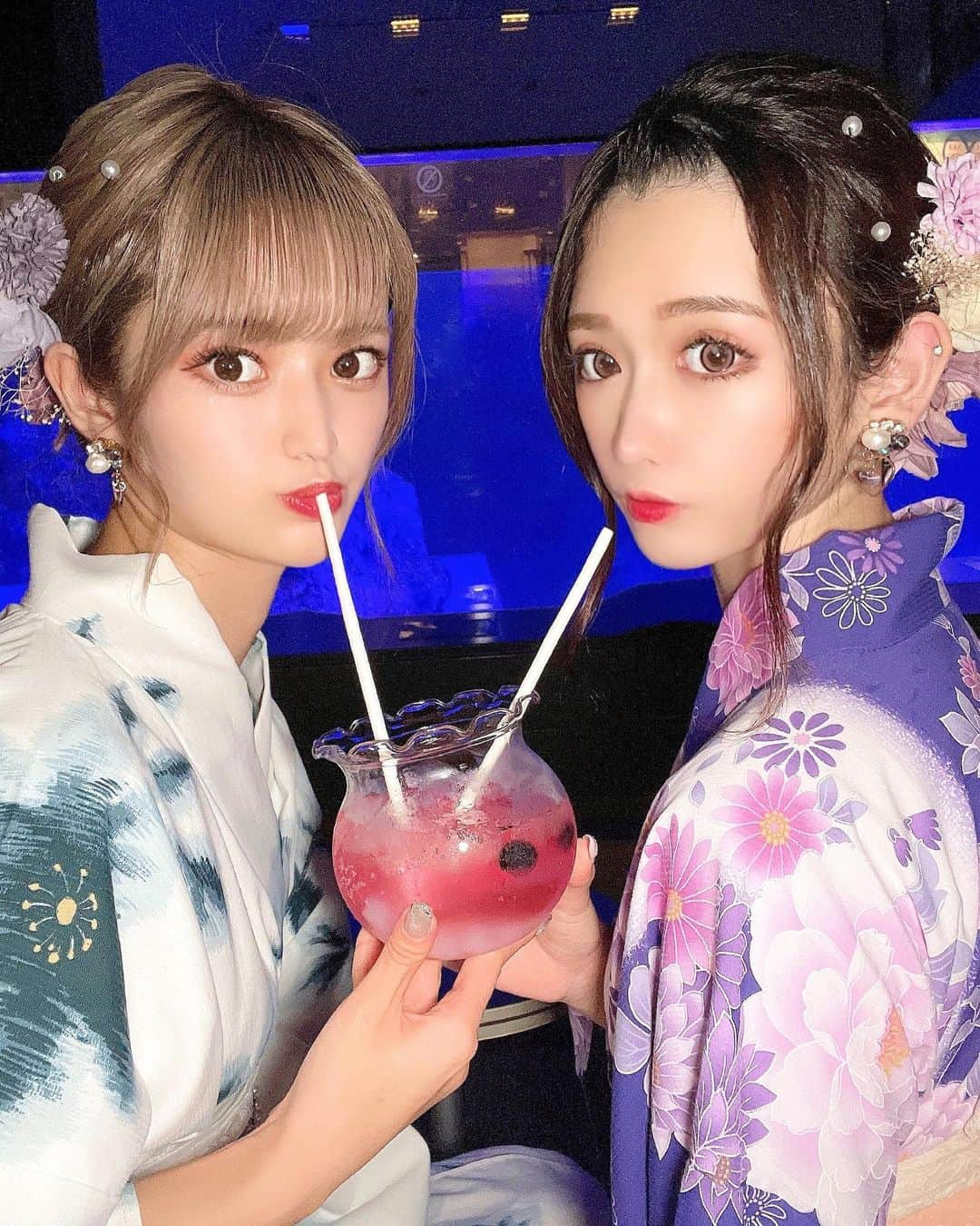 ゆうめろさんのインスタグラム写真 - (ゆうめろInstagram)「・ ・ ありすちゃんと水族館行った時の写真🐬💗 この金魚ソーダを一緒に飲んだよ🥰 一緒に水族館デートできて楽しかったな〜♡ また思い出が増えたね(◍ ´꒳` ◍) ・ #百合カップル  #同性カップル  #水族館デート」8月21日 21時16分 - yk.o0