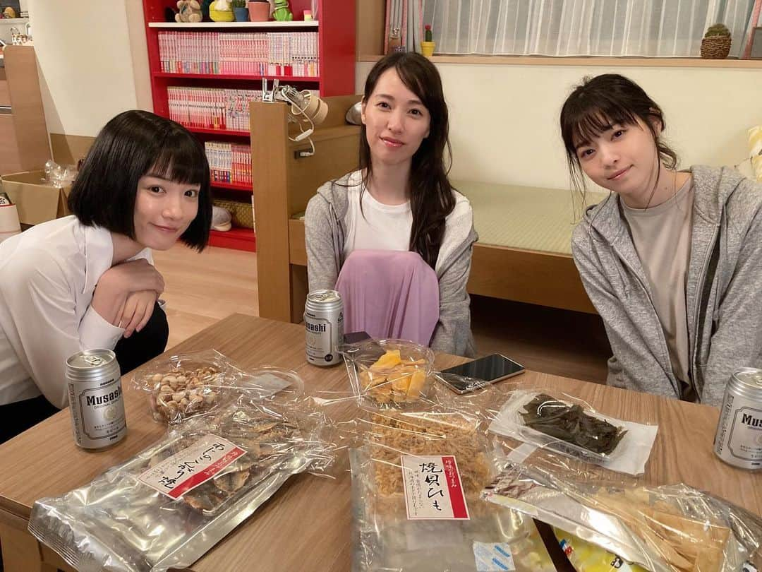 戸田恵梨香さんのインスタグラム写真 - (戸田恵梨香Instagram)「( ^ω^ )  メンツが神だよね､､､透明感😮‍💨  #戸田恵梨香 #永野芽郁 #西野七瀬 #ハコヅメ」8月21日 22時04分 - _hhhinaaa_