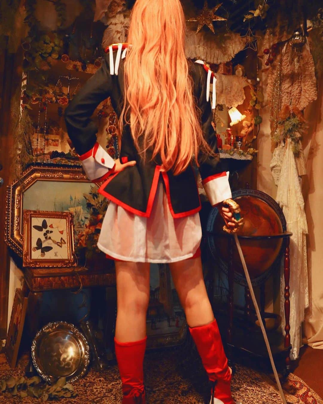 姫崎美桜のインスタグラム：「#少女革命ウテナ  #shoujyokakumeiutena   #コスプレ  #cosplay   世界を革命する力を！  🌹💫⚔️」