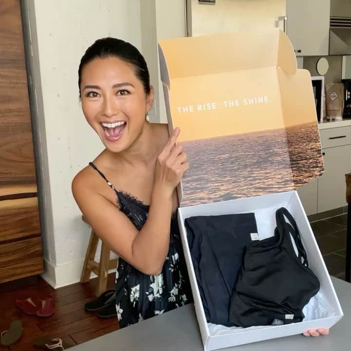 矢吹春奈のインスタグラム：「Hey guys 👋✨ I got a super comfy workout clothes and I wanna share with you because I got a great deal with @vuoriclothing and @zenyogaweho. If you want to get them discount, please send a DM 📩 to @zenyogaweho 👍✨」
