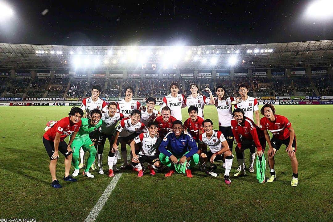 のインスタグラム：「タイトなスケジュールの中 みんなで掴む勝利‼︎ まだまだいくでー‼︎  #浦和レッズ  #槙野智章 #makino」