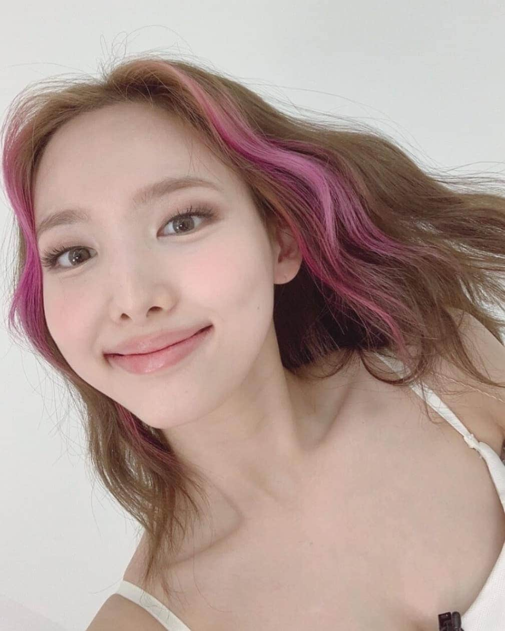 ナヨンのインスタグラム：「♪ ☺ © Twice ↬#Nayeon #TWICE #나연 #트와이스 ♡」