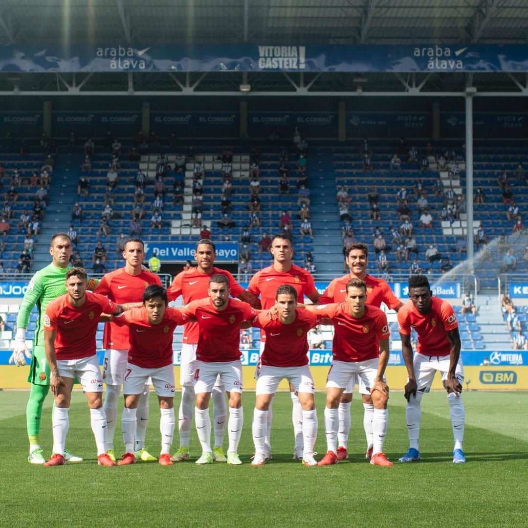 久保建英のインスタグラム：「Buena victoria💪 a seguir sumando más!!!! 勝てて良かった。大事なのはこっから。 #rcdmallorca #takefusakubo # 久保建英」