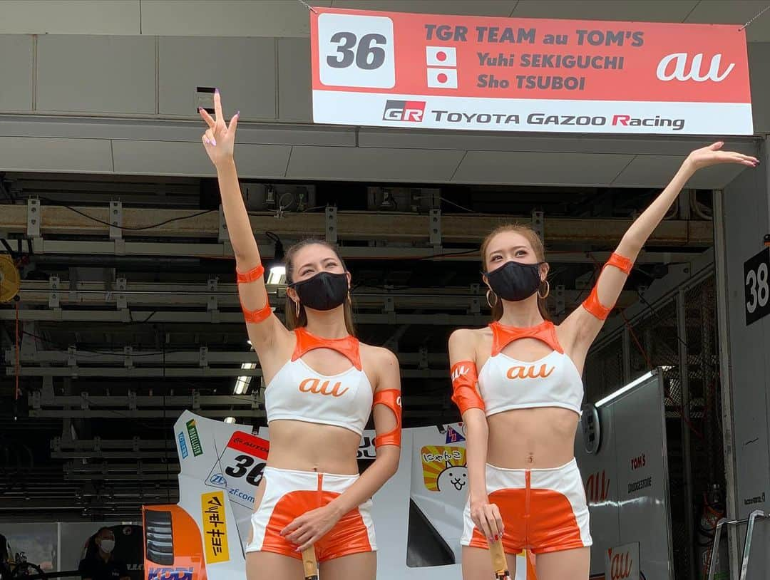 近藤みやびさんのインスタグラム写真 - (近藤みやびInstagram)「#supergt rd.3鈴鹿サーキット🔔🦌 36号車　TGR TEAM au TOM'Sは12番手から5位でフィニッシュ✨ ポイントゲットしました！！！ 燃リスが絞られた状況でも この順位まで追い上げをみせた36号車に痺れました🥺  応援ありがとうございました📣  #toms #tomsracing #au #auサーキットクイーン #レースクイーン #toyota #supra #鈴鹿サーキット」8月22日 18時58分 - miyabiiiii_kondooooo