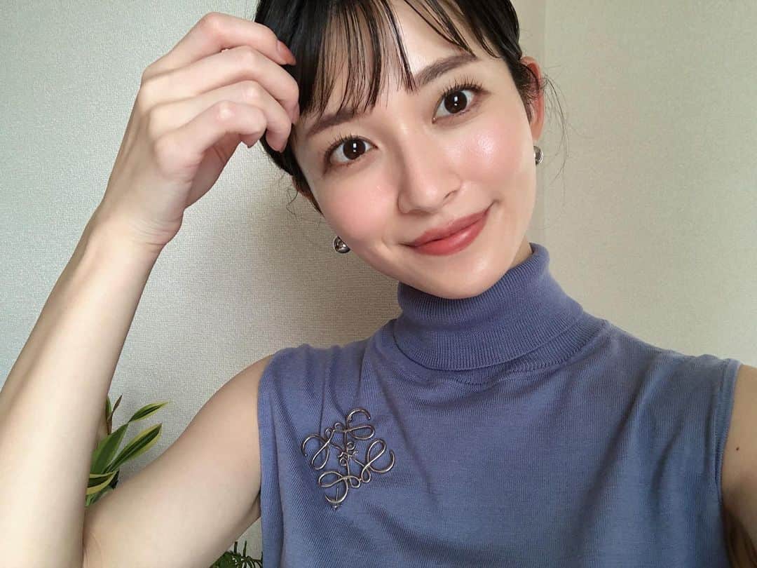 山本里菜さんのインスタグラム写真 - (山本里菜Instagram)「. 前髪の量を少なくアレンジしてもらいました☺️💕  自分でもできるようになりたいなぁ  #ヘアアレンジ　#前髪」8月22日 19時38分 - rinayamamoto_0622