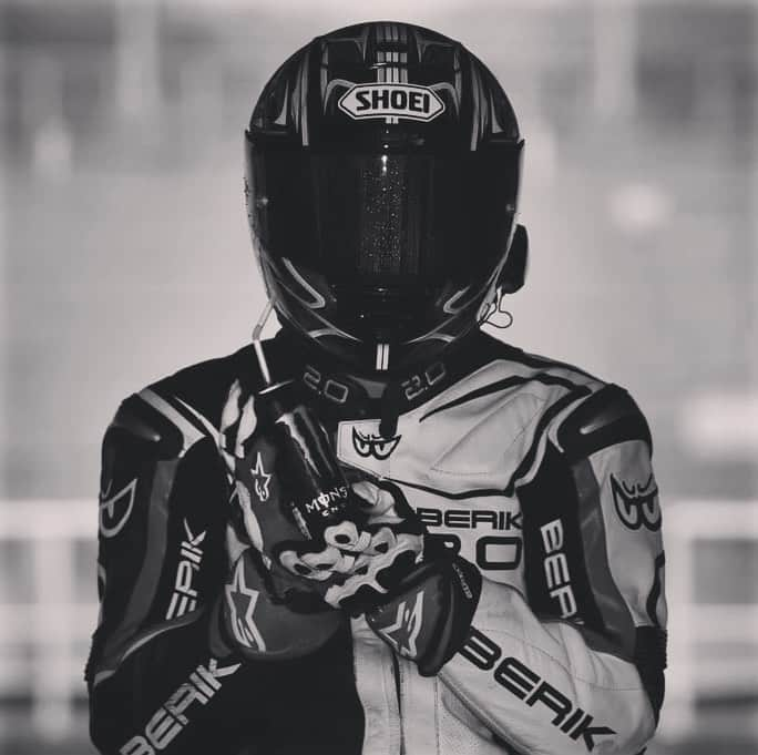 berikのインスタグラム：「BERIK user #berik #italy #racingsuit #circuit #bike #shoei #alpinestars #monster #ベリック #レーシングスーツ #サーキット #バイク #ショウエイ #アルパインスターズ #モンスター」