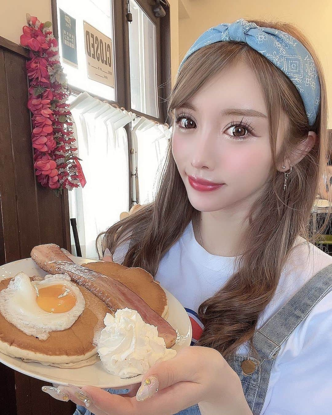 えれちゃんさんのインスタグラム写真 - (えれちゃんInstagram)「パニラニのパンケーキ忘れられない🤤❤  ベーコンとバターが 美味しすぎて感動😭😭😭   #名古屋キャバクラ#キャバクラ#名古屋#錦#錦3#グランクリュ#北新地#六本木 #キャバ嬢 #名古屋観光 #名古屋旅行 #アートメイク #ハイフ#ホワイトニング#ヒアルロン酸#名古屋出張#ヘアセット#ダイエット #キャバ嬢ドレス #金髪女子 #小悪魔ageha  #葉月えれな #沖縄 #Andy #禁煙 #沖縄 #カフェ #パニラニ #パンケーキ」8月22日 15時20分 - erena_hazuki