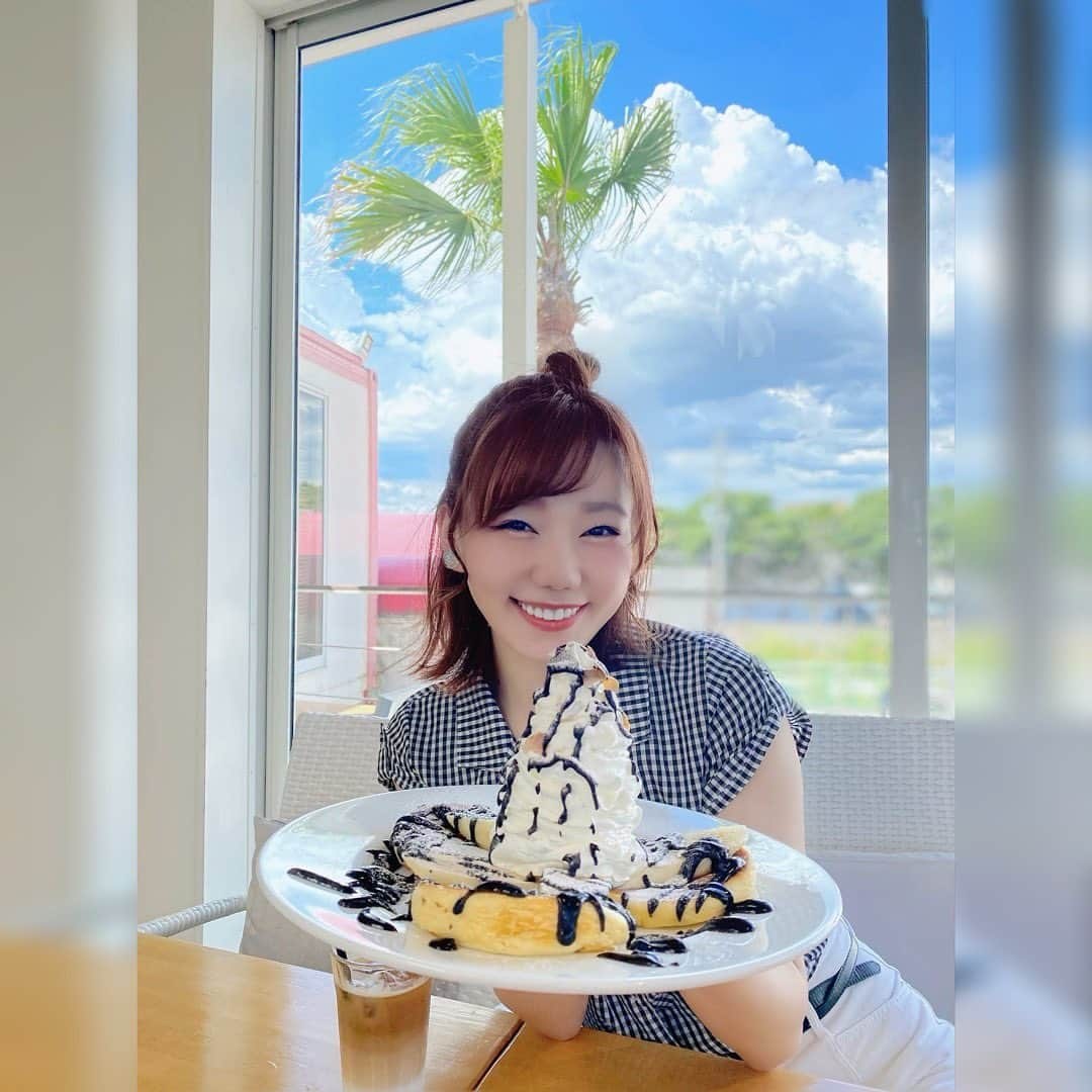 樋口みどりこさんのインスタグラム写真 - (樋口みどりこInstagram)「🌴🥞🌺  Aloha！🐠  .  .  .  .  .  #summer #summervacation #pancakes #coffee #coffeetime #cafe #sea #seaside #hawaii #いつかのコーデ #海 #夏 #カフェ #パンケーキ #生クリーム #コーヒー #カフェラテ #ハワイアン #インスタ女子  #旅行いきたい #ハワイ #ランチ #いい天気 #ボブヘアー #ボブアレンジ #つぼみ大革命 #アイドル」8月22日 16時28分 - higuchimidoriko