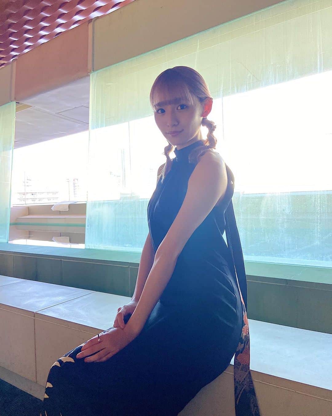 浅川梨奈さんのインスタグラム写真 - (浅川梨奈Instagram)「改めて皆様、楽しい２日間をありがとうございました☺︎  これからどんどん　#映画かぐや様　の良さがたくさんの方に伝わりますように🎬✨  さてさて。初日のお洋服。 実はね、本物の着物をドレスに仕立てたお洋服なの👘✨ 本当に素敵…  #書記ちゃん　#藤原千花」8月22日 18時12分 - asakawa_nana
