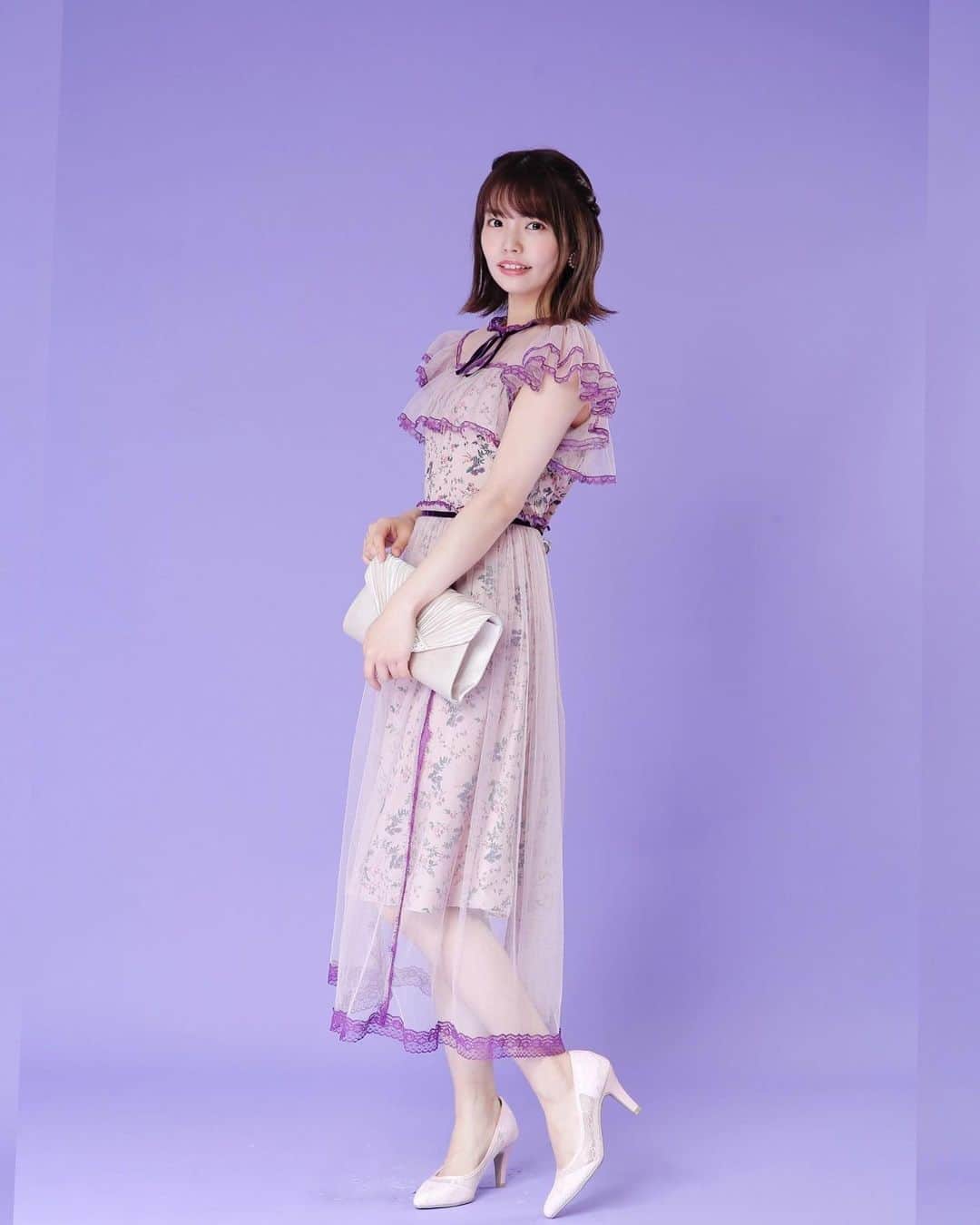 渕上舞さんのインスタグラム写真 - (渕上舞Instagram)「💐✨ ⁡ ⁡ 今月の生写真オフショット。 いつもよりちょっぴりドレスアップしてみました~☺️ 好きがいっぱい詰まった素敵なワンピースでした…！♡ ⁡ ⁡ ⁡」8月22日 23時10分 - mai_fuchigami_48