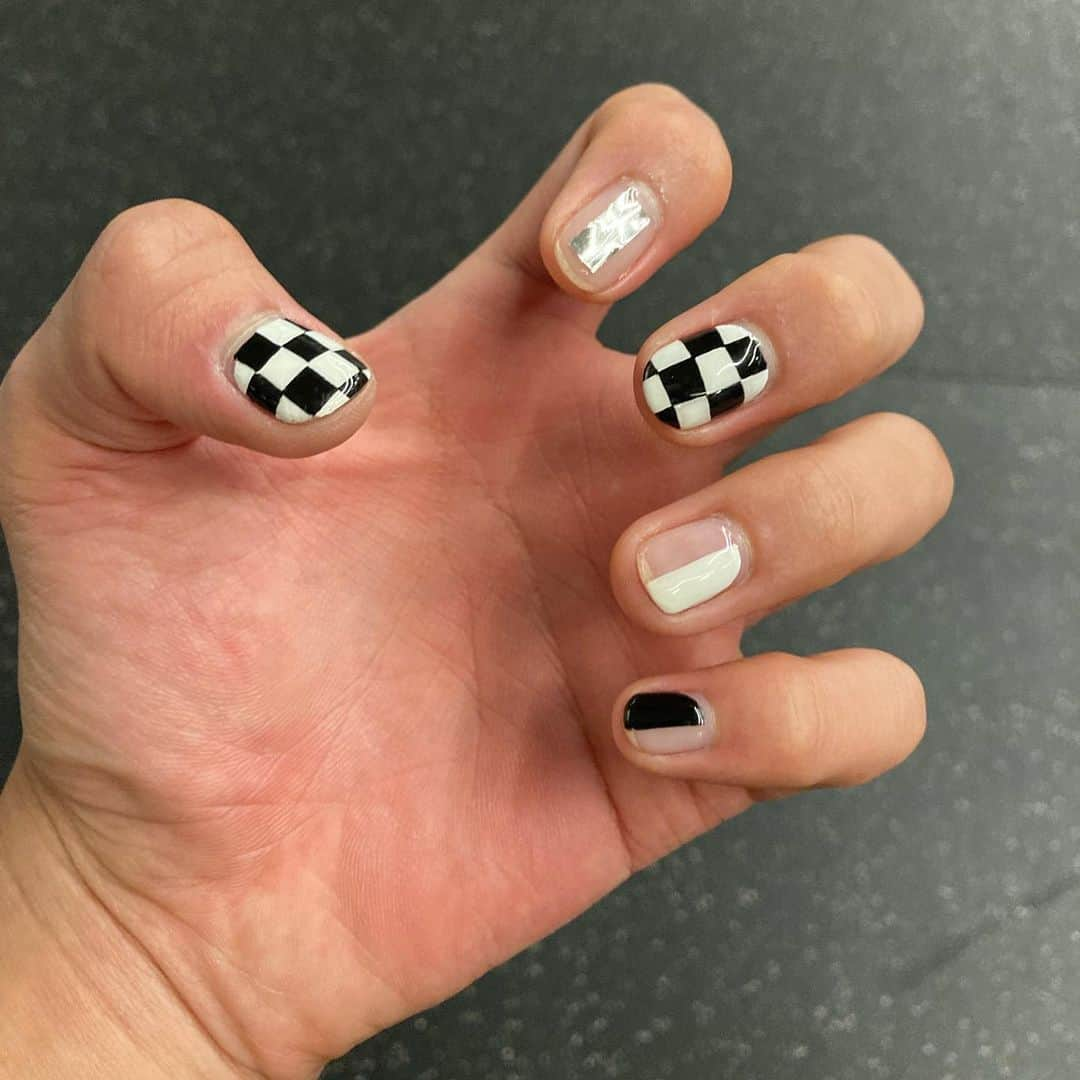 プニエル さんのインスタグラム写真 - (プニエル Instagram)「Live wouldn’t upload so here’s the part explaining my nails @nail_unistella  라이브 업로드 안 돼서 네일 설명 부분만 일단」8月22日 23時40分 - btobpeniel