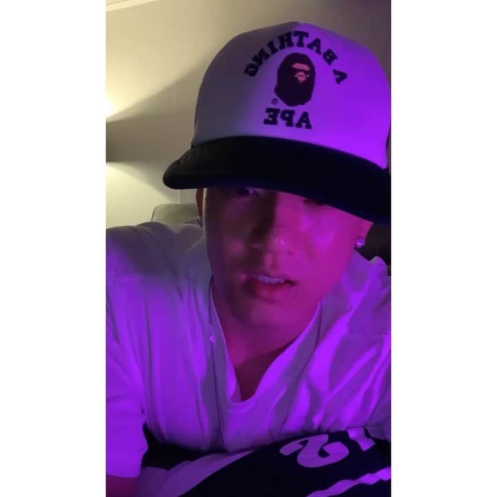 プニエル のインスタグラム：「Live wouldn’t upload so here’s the part explaining my nails @nail_unistella  라이브 업로드 안 돼서 네일 설명 부분만 일단」