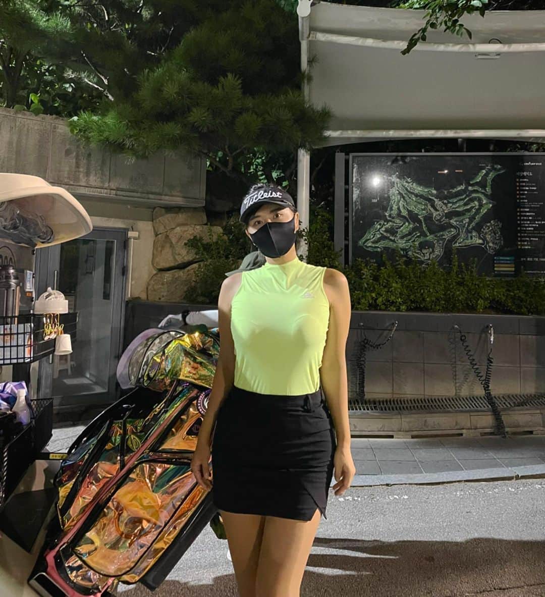 リュ・ジヘのインスタグラム：「옴닉스골프백 존예킹 인싸템  #옴닉스골프백」