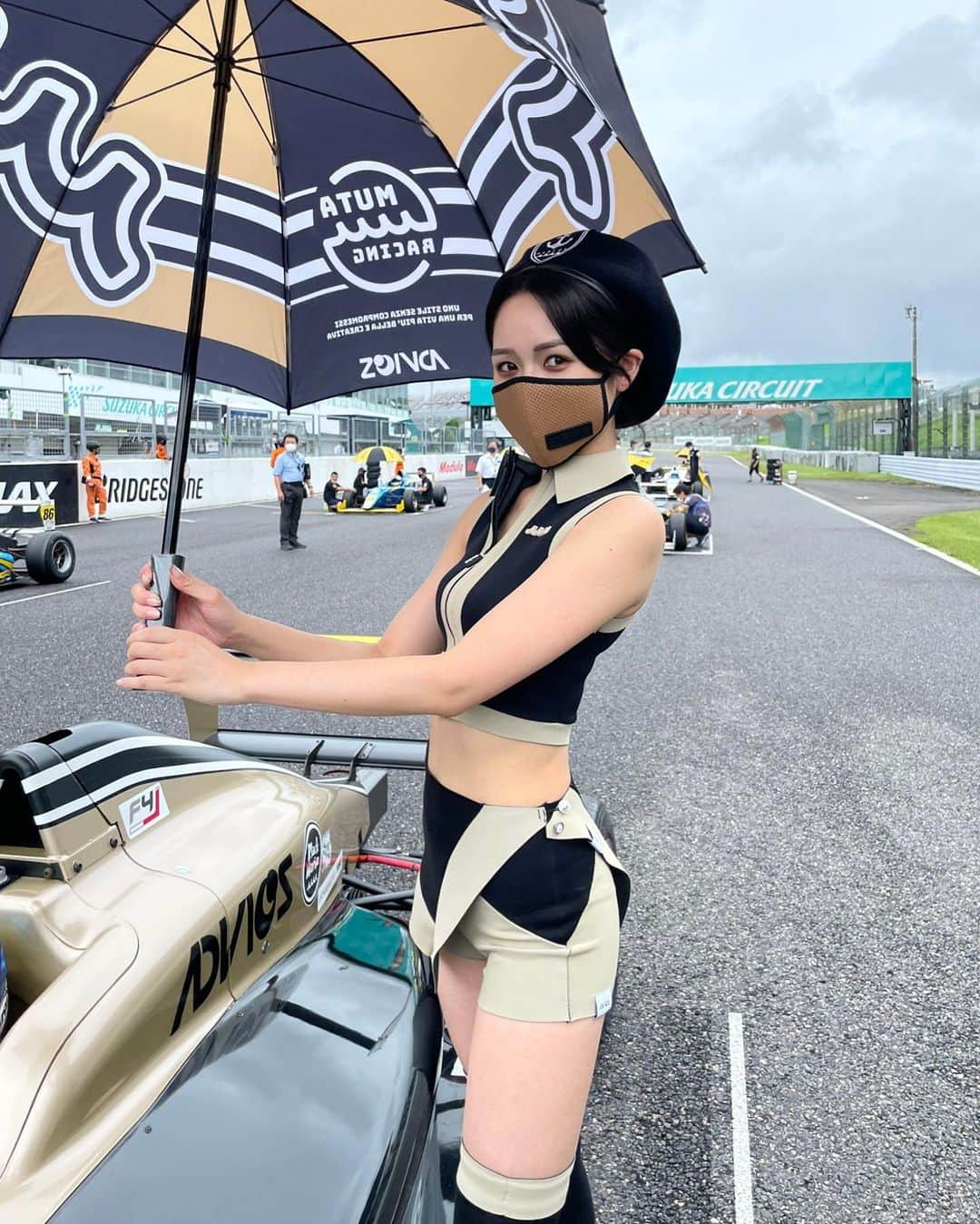 五十嵐みさのインスタグラム：「. F4グリッドの様子⛱ . #レースクイーン#muta#mutaracing#F4#モータースポーツ#鈴鹿サーキット#サーキット#コスチューム#マリン#mutamarine#ニーハイ#ニーハイソックス#撮影#撮影会#ポートレート#一眼レフ#一眼#ノーマルカメラ#supergt#スーパーgt#supertaikyu#スーパー耐久#s耐」