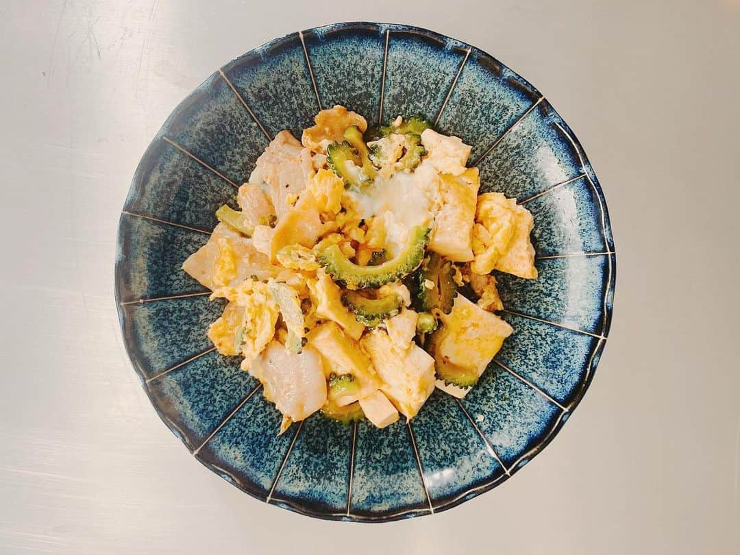 水崎綾女さんのインスタグラム写真 - (水崎綾女Instagram)「最近のお料理事情。 なにか食べたいのある？  ＊＊＊＊＊＊＊＊＊＊＊＊ ・作り置き/しめじとお茄子 ・ゴーヤチャンプルー ・トマトパスタ ・高菜入りだし巻き ・スパイスカレー ・アボカドトースト ・肉じゃが ＊＊＊＊＊＊＊＊＊＊＊＊  #作り置き #料理 #ご飯 #晩御飯 #お昼ご飯 #今日の献立 #献立 #レシピ #つくりおきおかず」8月23日 11時58分 - misakiayame