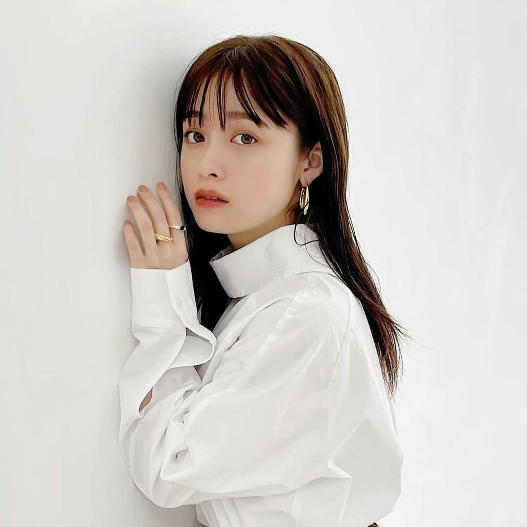 橋本環奈のインスタグラム：「こんにちは！環奈MGです。  「美的」からオフショットです。  #橋本環奈 #橋本環奈2021 #橋本環奈マネージャー #美的」