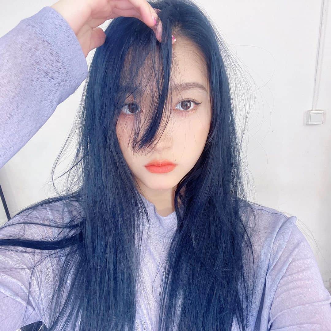 クアン・シャオトン（Guan Xiaotong）のインスタグラム：「🍦收💙～」