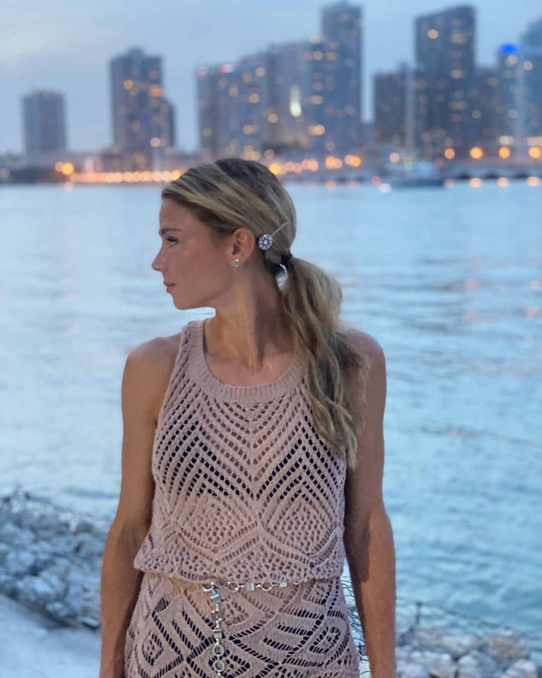 CamilaGiorgiさんのインスタグラム写真 - (CamilaGiorgiInstagram)「Stars move slowly in a silvery night Far away on the other side 💫 #moonlightshadow 🌕」8月24日 0時00分 - camila_giorgi_official