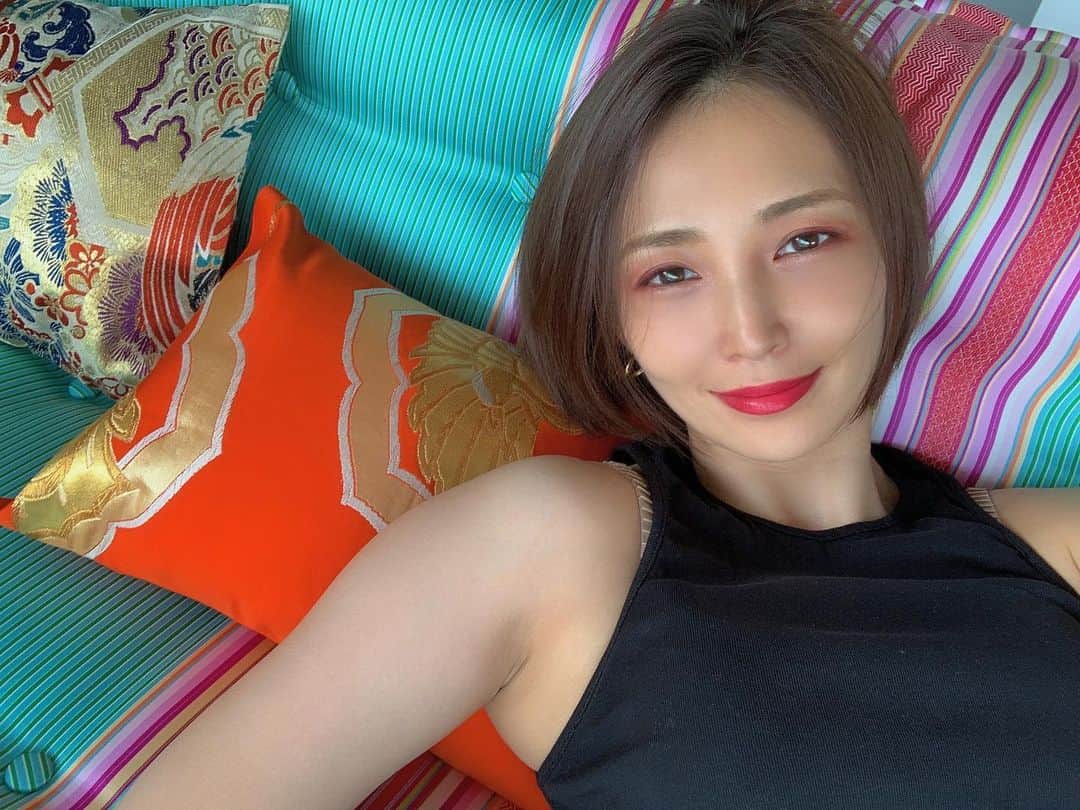澤田友美のインスタグラム：「. 穏やかだぁ。しあわせだな。」