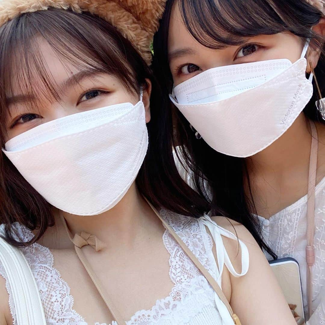 林芽亜里さんのインスタグラム写真 - (林芽亜里Instagram)「🎀 ⁡ 随分前になーちゃんと2人でディズニーシー🏰🤍 ⁡ お洋服も白で揃えてダッフィーとシェリーメイになっちゃいました🧸⸒⸒ ⁡ 待ち合わせした瞬間からバイバイする瞬間までずーーっと楽しすぎました♡ なーちゃんもディズニーも最高💖 ⁡ #ニコラ #めあなな」8月23日 19時20分 - meari__hayashi