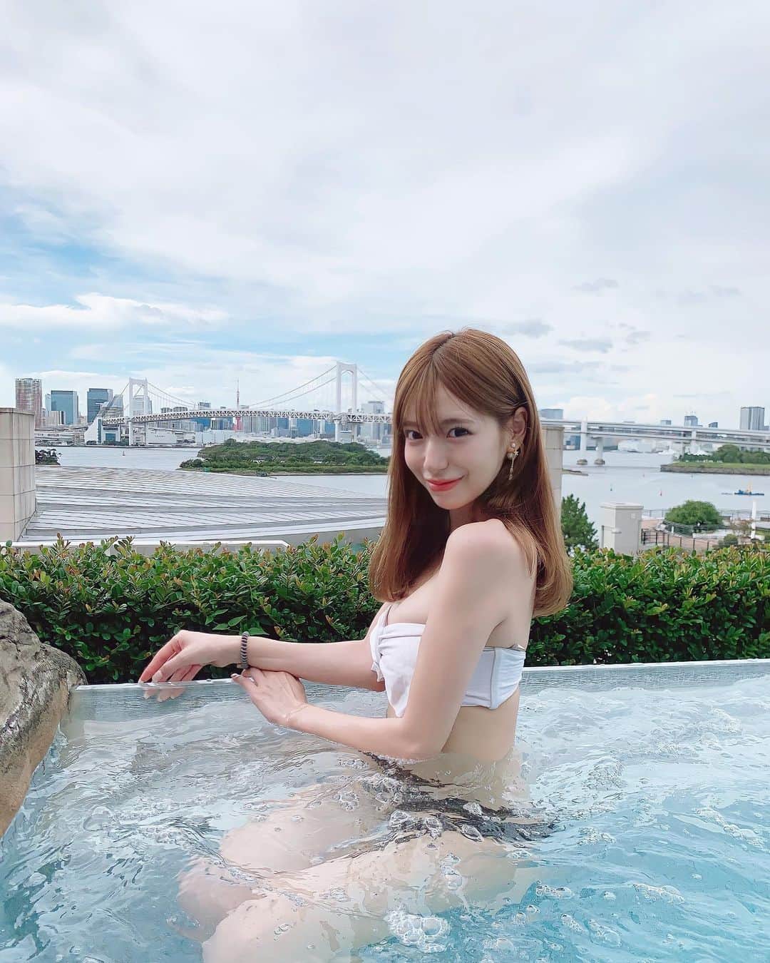 星島沙也加さんのインスタグラム写真 - (星島沙也加Instagram)「温水プール🥰 #プール#水着」8月23日 21時28分 - sayaka_hoshijima