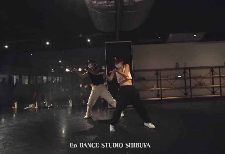 のインスタグラム：「きょうの　@endancestudio 　くらす💃🏽💃🏽 今日は１８歳ラストクラスでしたのでした！！ 今日もダンス楽しいってなった日でしたのでした！！ 来てくれた皆さんありがとうございました♡  song @tinashenow -X choreograph @akosun828」
