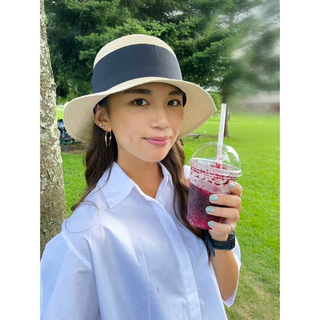 坪井ミサトさんのインスタグラム写真 - (坪井ミサトInstagram)「. . この帽子お気に入り👒 セールで990円👏 ↑すぐ値段言っちゃう関西人の悪い癖。 . 夏っぽく白シャツと合わせました🌻💜💚 @kol.japan  . 夏は春夏秋冬の中で 1番好きな季節です♡ みなさんは？？？ . . #summer #fashion #code #summerfashion #夏 #white #sports #野球 #野球女子 #golf #golfgirl #run #running #ゴルフ #ランニング #マラソン」8月23日 22時35分 - misato1030