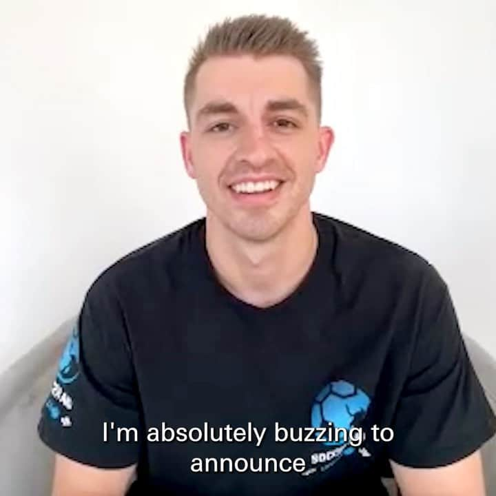 マックス・ウィットロックのインスタグラム：「I'm BUZZING to announce that I will be playing for England at Soccer Aid for @unicef_uk 🏴󠁧󠁢󠁥󠁮󠁧󠁿   Come and see whether I take home gold on Saturday 4 September @mancity Etihad Stadium🏅   It’s all for an incredible cause so get your tickets now via the link in my bio!」