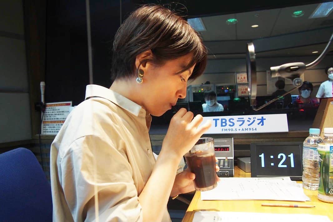 TBSラジオ「たまむすび」さんのインスタグラム写真 - (TBSラジオ「たまむすび」Instagram)「＼月曜のハイライト／  自身の体重をずーっと 85kgだと思ってた、 竹山おじさん。  勇気を出して、 久しぶりに測ってみると… 予想通り順調な増加。 93kgだったそうな。。。  でも、今日も食べる飲む。 だって美味しいんだもん！！  #tama954 #たまむすび #赤江珠緒 #カンニング竹山 #竹ガム #竹山ガムテープ買ってきて #STORES #手音さんのアイスコーヒー #桃屋 #桃屋のかんたんレシピ #いか塩辛とキャベツのパスタ #桃屋のいか塩辛 #Twitterのフォローもよろしくです🤲」8月24日 3時55分 - tamamusubi905954