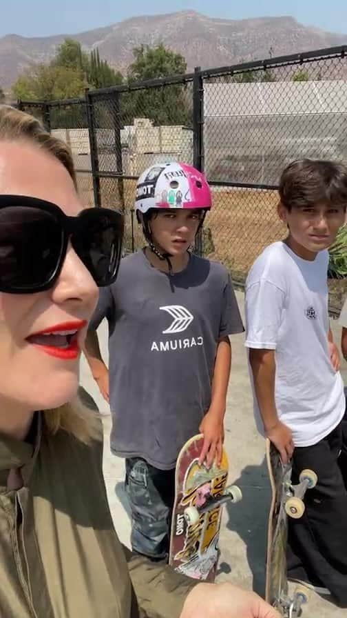 ハイディメリックのインスタグラム：「Raising funds for  CARPINTERIA SKATE PARK. SK8 WEEK」