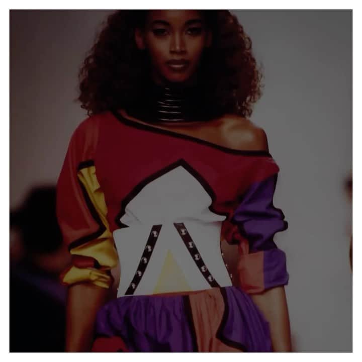 シャンタルトーマスのインスタグラム：「▪️Quelques modèles de l’Été 1992 … inspirés du magnifique univers des Ndébélés d’Afrique du Sud !  Avec les très belles @lucianasilvabr  et @therealbeverlypeele @iambeverlypeele   ◾️ COMMUNICATION & RÉSEAUX SOCIAUX @chantalthomass @fantasticcommunication @nicolasdalsasso @christianarthurlemoine   #fashionweek #fashionnova #style #parisianlifestyle #parisfashionweek #instagramers #instagay #vintagechantalthomass #instagram #instamoment #expert #icon #90srunway #fashion #80s #70s #fantasticcommunication ▪️#instagood #insta #instapic #90soutfit #fashionnova #fashion #blogger  #instagram #vintage  #madamechantalthomass #chantalthomass #diva #90s #realchantalthomass #fashionmuseum」