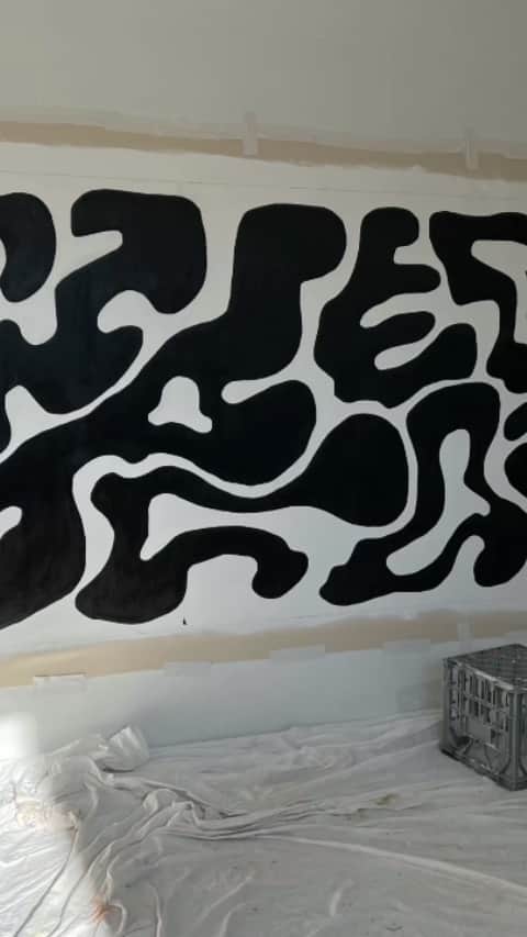 サラ・エレンのインスタグラム：「Unfinished. Oil on canvas. 3000mm x 1500mm」