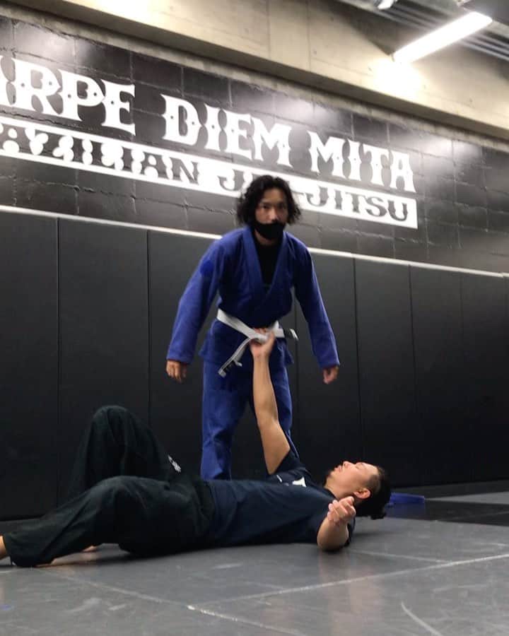 ジェイク・リーのインスタグラム：「Jake Lee Challenge  今回の相手は170cm64kg  YouTubeでPATO STUDIO ケトルベルのトレーニングを応用してみた  の動画を参考にやってみたので、そちらも是非見てほしい  #prowrestling #ajpw #TOTALECLIPSE #王道T #carpediem #bjj #vhts #patostudio #中村大輔」