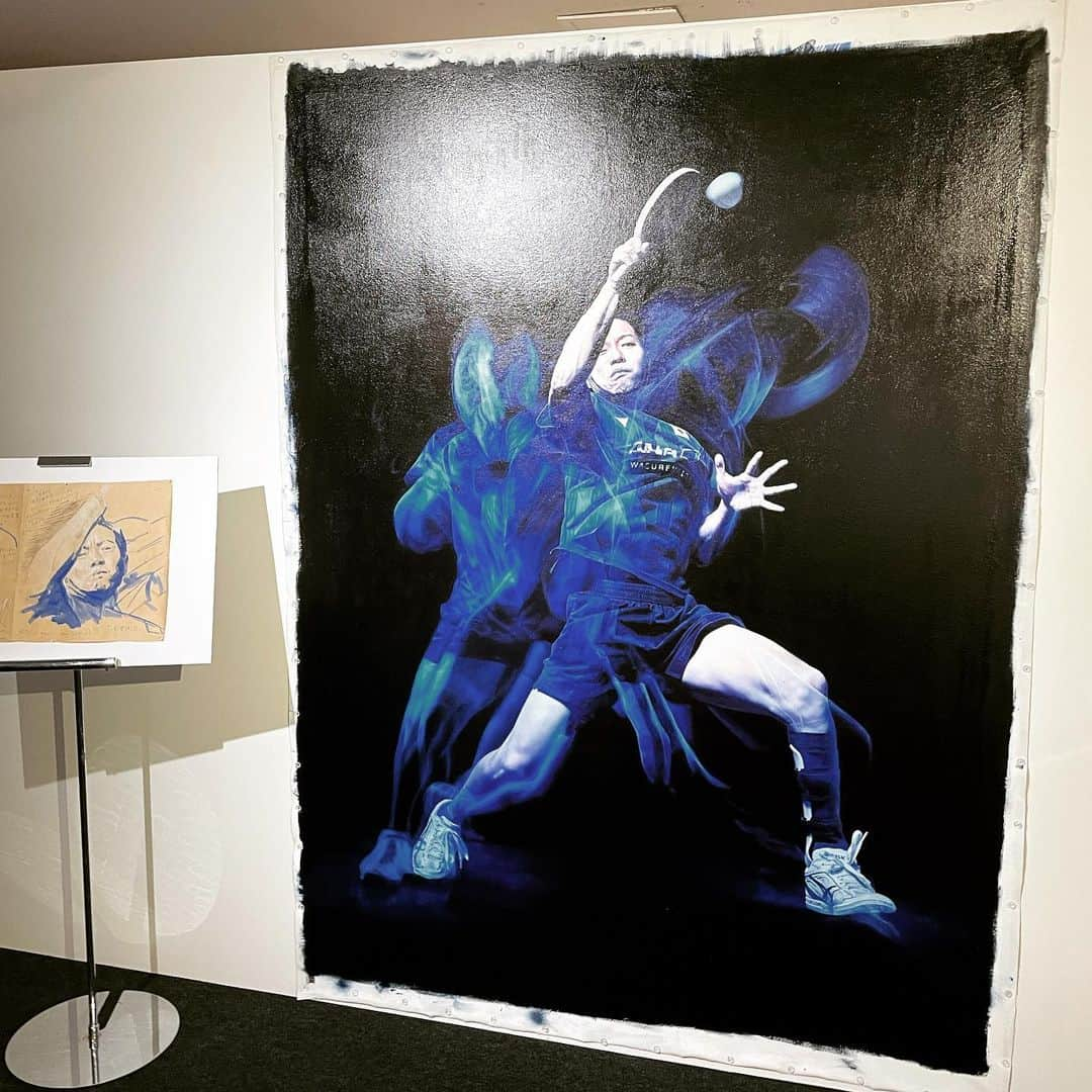 中条あやみさんのインスタグラム写真 - (中条あやみInstagram)「本日からパラリンピックが始まりますね。  先日、PARA HEROes展2にお邪魔させて頂きました。 そこではチャレンジしようとするパラアスリートの皆さんが輝いて見えました。  私は昨年公開の映画 「水上のフライト」で下半身付随になり　パラカヌー選手を目指す女の子の役を演じました。 それまでずっとパラリンピックについて正直全く理解していなかったのですが、 この作品を通じて障害を「弱み」と捉えるのではなく、「個性」として 時には健常者よりも強靭な精神と肉体で前に進んでいく人間の限りない可能性と強さを知りました。  本当は皆さんと、そして映画と一緒にオリパラを盛り上げていきたかったのですが。  私はテレビの前でパラリンピックも楽しませて頂きたいと思います。  #paraheroes展  #paralympics  #29日まで」8月24日 14時46分 - nakajo_ayami