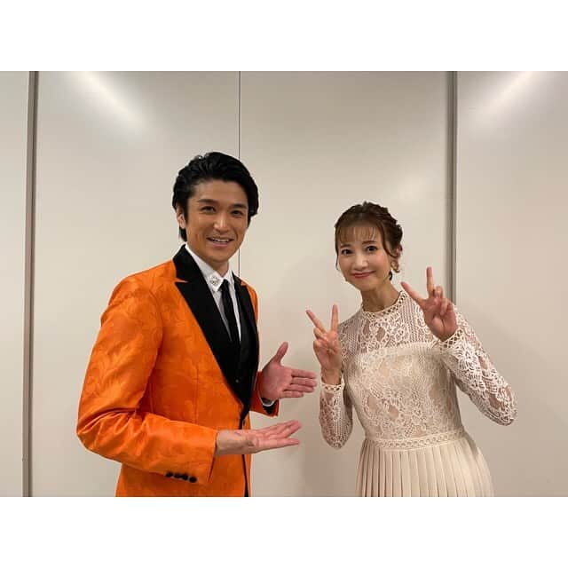 夢咲ねね（赤根那奈）さんのインスタグラム写真 - (夢咲ねね（赤根那奈）Instagram)「・ 日にちが経ってしまいましたが、 8月21日に開催されました 【LOVE SONG COVERS 2021】 に出演致しました。 今回、歌った事のない曲を挑戦の意味も込めまして、悩みに悩んで選曲しました。 1曲目は、前々から大好きな曲の 平原綾香さんの『おひさま～大切なあなたへ』 曲も歌詞も素敵なのですが、あーやの心に響く包み込まれるような歌声が大好きでして、何度も何度も聞いております🌻✨ 2曲目は、一青窈さんの『ハナミズキ』こちらも曲、歌詞歌声に何度もエネルギーを、勇気をもらっています☺️ 今回このような形で歌うことができて嬉しかったです。  そして今回ロミジュリのデュエットをというご依頼をいただきまして…🌹  渡辺大輔くんとバルコニーを (2枚目) 新里宏太くんとエメを (3枚目) 歌わせていただきました。  もう…私ブランクがあるので、 本番前まで色んな意味でドキドキでした💦 ですが、曲が聞こえてきたら不思議とあの世界に入れたような気がして、やっぱり私は根っからこのロミオとジュリエットが好きなんだな。と改めて実感しました🌹  1日だけでしたが、とても濃い1日を過ごす事ができました。 応援して下さった皆様、ありがとうございました✨  配信もございますので、情報が入りましたらまた告知いたします。 どうぞ、お楽しみに👋  #LOVESONGCOVERS2021 #おひさま #平原綾香 さん #ハナミズキ #ロミオとジュリエット #渡辺大輔 くん #新里宏太 くん  ✼••┈┈••✼••┈┈••✼••┈┈••✼  今回のお衣装ご紹介✨  ドレス @andyoudressingroom イヤリング @ABISTE」8月24日 15時12分 - yumesaki__nene