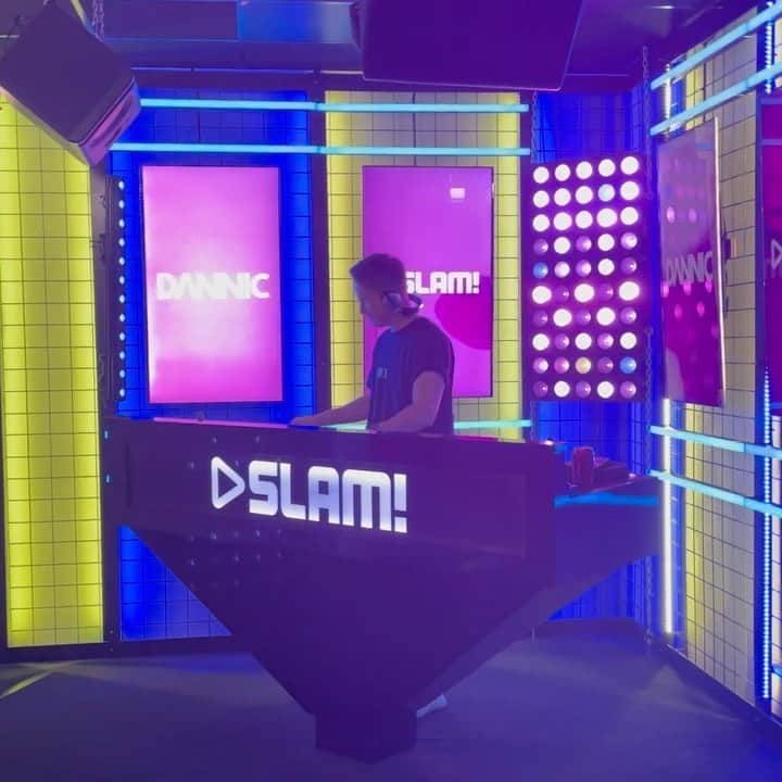 Dannicのインスタグラム：「Did a short liveset at @slamofficial ! Including some brand new tunes! I will post the link once it’s up on youtube 😎」