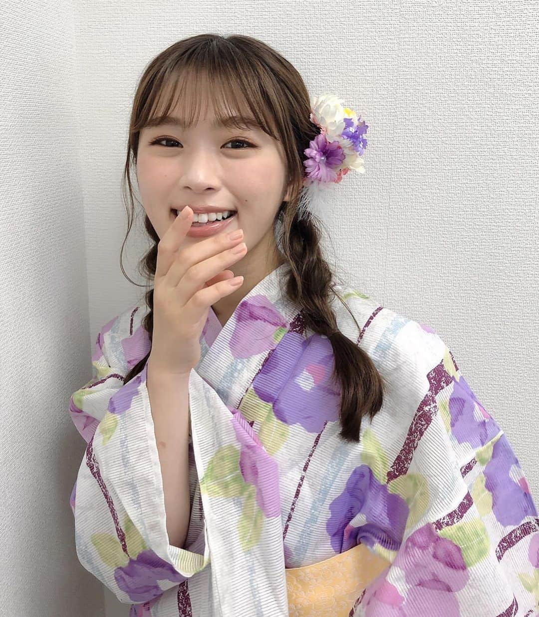 渋谷凪咲さんのインスタグラム写真 - (渋谷凪咲Instagram)「浴衣着させて頂きました👘🌸  夏まっしぐら🍉✨  ーーーーーーーーーーーーーーー  🌼19時〜フジテレビさん 『#今夜はナゾトレ』  🌼21時〜テレビ朝日系列さん 『#芸能界常識チェック ～トリニクって何の肉〜』  が放送です♡  ぜひ、お家で浴衣でも着て 涼みながらご覧下さいませ〜🎐笑  #浴衣 #みつあみ #夏 #夏女」8月24日 16時57分 - nagisa_nikoniko