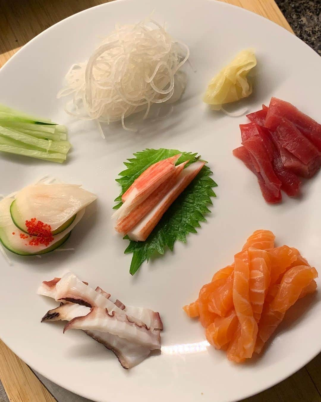 テイラー・ペンバートンさんのインスタグラム写真 - (テイラー・ペンバートンInstagram)「Handrolls at home 😋」8月25日 3時51分 - pemberton