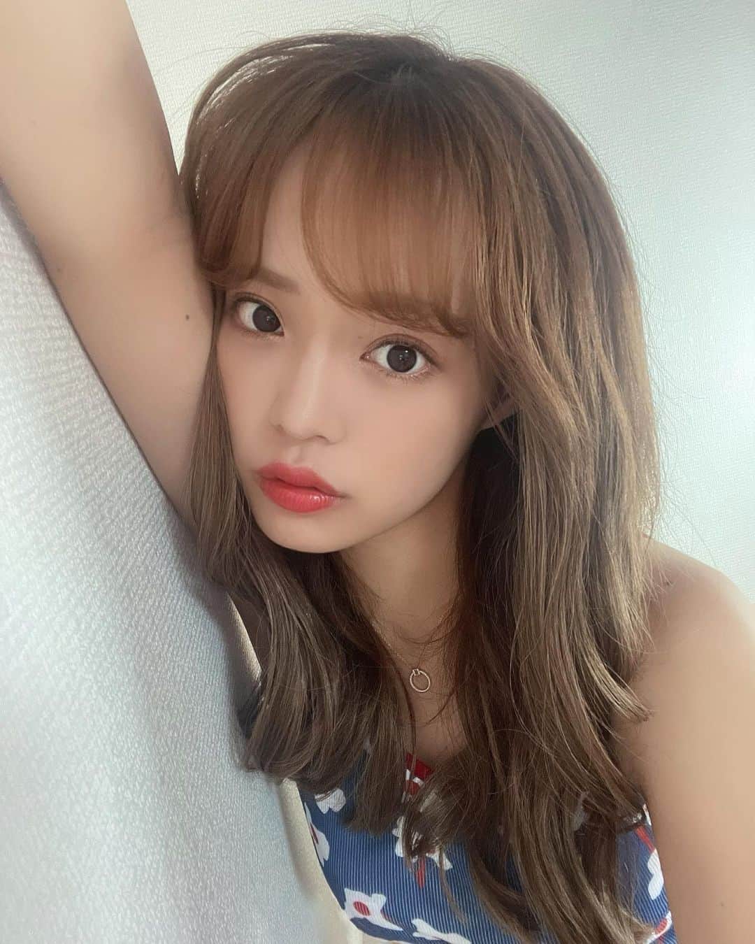 SERINAのインスタグラム：「にゅーへあー💇‍♀️💗 ⁡ 今月 @ankhcross_harajuku  に行ってきたよ🦋🌈 ⁡ この長さ気に入ってるんだけど どうかな？？？😽 ⁡ #cyberjapan#cyberjapandancers#cjd_serina#newhair#アンククロス#ロアエステ」