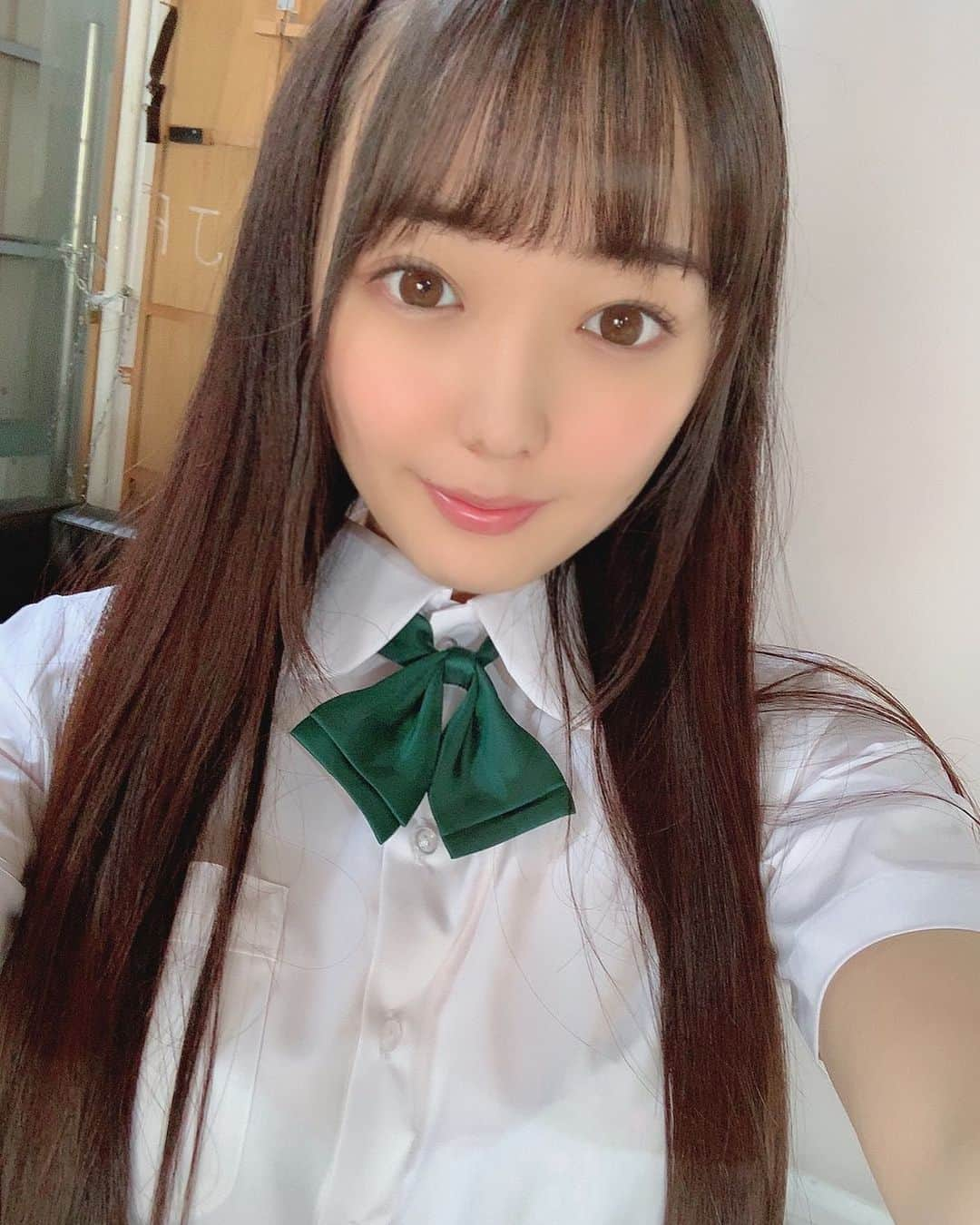 高瀬りなのインスタグラム：「今日も頑張った〜！💚  #高瀬りな #act #av女優 #制服 #JK #japanesegirl #schoolgirl #followｍe #야동 #데일리 #데일리록 #팔로우 #인스타그램  #💖」