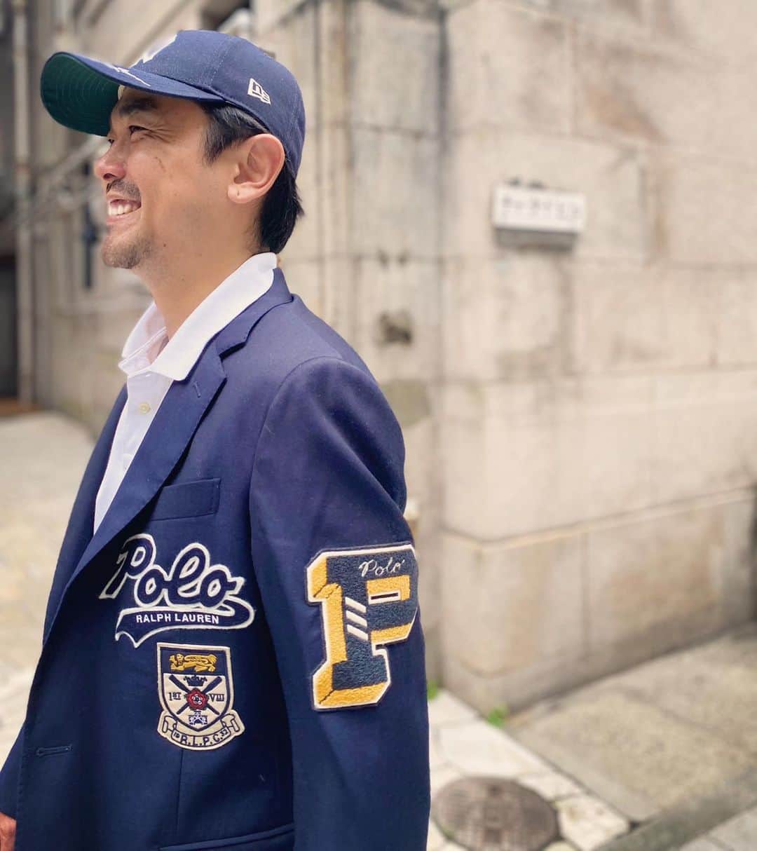 小川ひとみさんのインスタグラム写真 - (小川ひとみInstagram)「His new #CYO jacket🥺❤️ @poloralphlauren   彼のCYOも特別素敵に出来上がった❤️ 紺のブレザー ラルフローレンのブレザーは 一生もの🥳  思い切り遊び心満載でカスタムして "Special"感❤️  私の買い物に付き合ってくれる彼が 私よりも大物をお買い物して いつも本気でCYOに挑んでる…🤫   #ポロラルフローレン #ポロラルフローレン京都髙島屋 #MyRL #CYO #CreateYourOwn #京都高島屋　#京都髙島屋 #京都タカシマヤ　#ThePoloCustomShop」8月24日 21時52分 - hitomy220