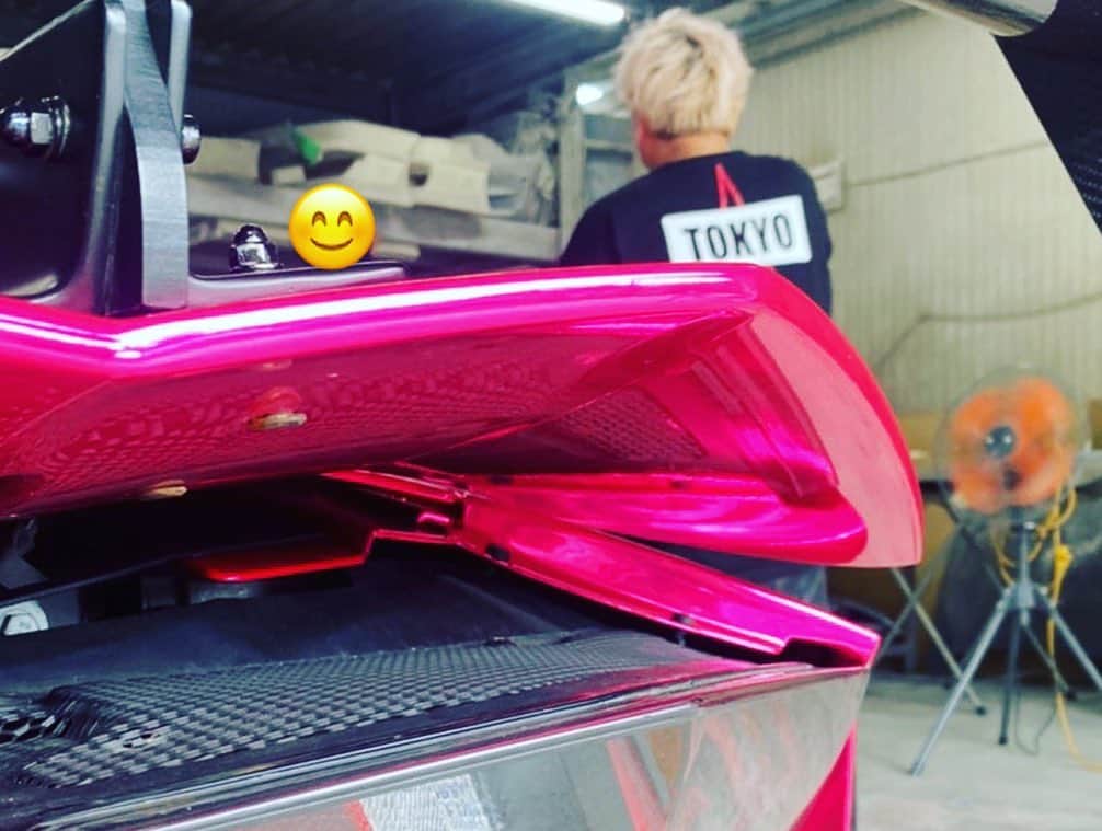 諸星伸一さんのインスタグラム写真 - (諸星伸一Instagram)「⭐️Like to design⭐️  I came up with four new Lamborghini custom parts. The design is also wonderful. I'm looking forward to the completion.  Lamborghini design Lamborghini-riding design Lamborghini New Custom Parts  #fsbk#fightingstar#bodykit#fightingstarbodykit#lamborghini#parts#new#design#morohoshi#tokyo#japan」8月24日 22時19分 - morohoshi7777