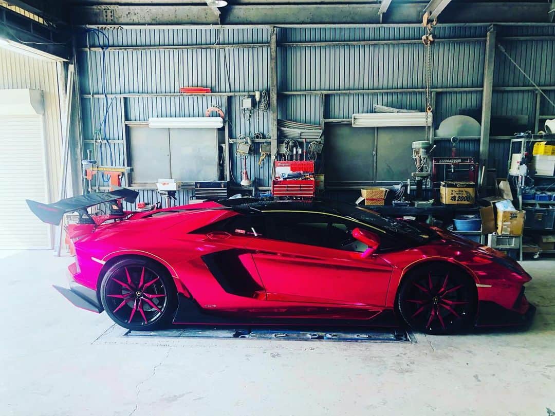諸星伸一さんのインスタグラム写真 - (諸星伸一Instagram)「⭐️Like to design⭐️  I came up with four new Lamborghini custom parts. The design is also wonderful. I'm looking forward to the completion.  Lamborghini design Lamborghini-riding design Lamborghini New Custom Parts  #fsbk#fightingstar#bodykit#fightingstarbodykit#lamborghini#parts#new#design#morohoshi#tokyo#japan」8月24日 22時19分 - morohoshi7777