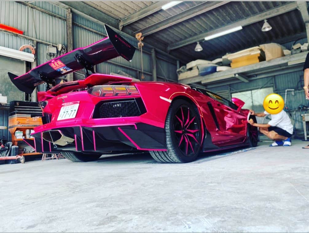 諸星伸一さんのインスタグラム写真 - (諸星伸一Instagram)「⭐️Like to design⭐️  I came up with four new Lamborghini custom parts. The design is also wonderful. I'm looking forward to the completion.  Lamborghini design Lamborghini-riding design Lamborghini New Custom Parts  #fsbk#fightingstar#bodykit#fightingstarbodykit#lamborghini#parts#new#design#morohoshi#tokyo#japan」8月24日 22時19分 - morohoshi7777