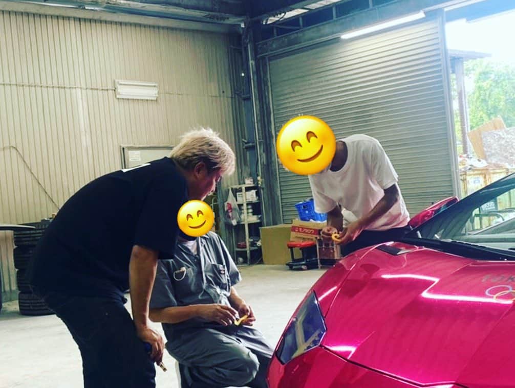 諸星伸一さんのインスタグラム写真 - (諸星伸一Instagram)「⭐️Like to design⭐️  I came up with four new Lamborghini custom parts. The design is also wonderful. I'm looking forward to the completion.  Lamborghini design Lamborghini-riding design Lamborghini New Custom Parts  #fsbk#fightingstar#bodykit#fightingstarbodykit#lamborghini#parts#new#design#morohoshi#tokyo#japan」8月24日 22時19分 - morohoshi7777