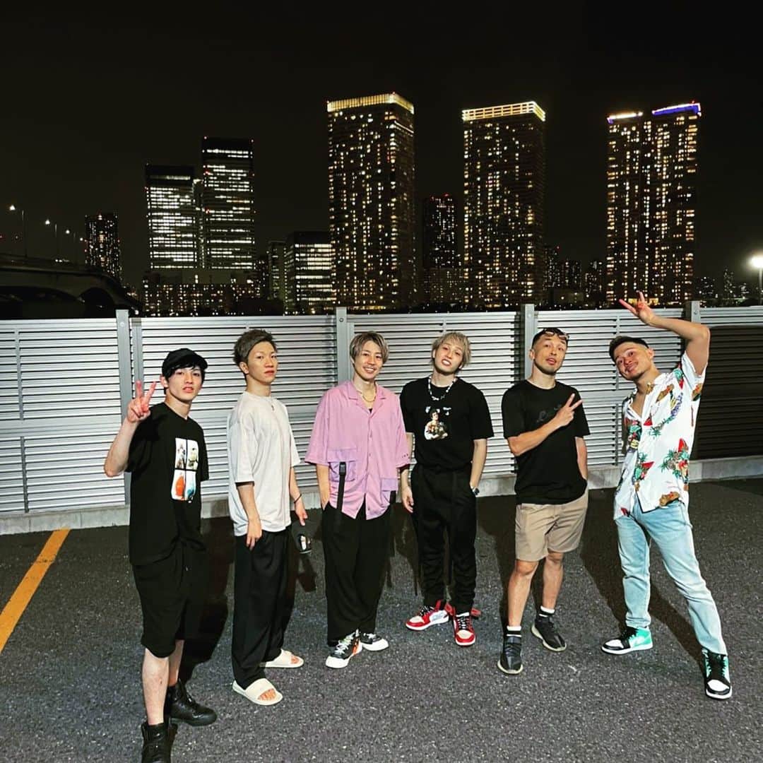 荒木駿平のインスタグラム：「🍍summerTAparty2021🌈  ありがとうございました！！！  めちゃくちゃ幸せで特別な思い出がまた一つ増えました🎆  #summertaparty2021  #豊洲PIT #ゴリさん何処へ」