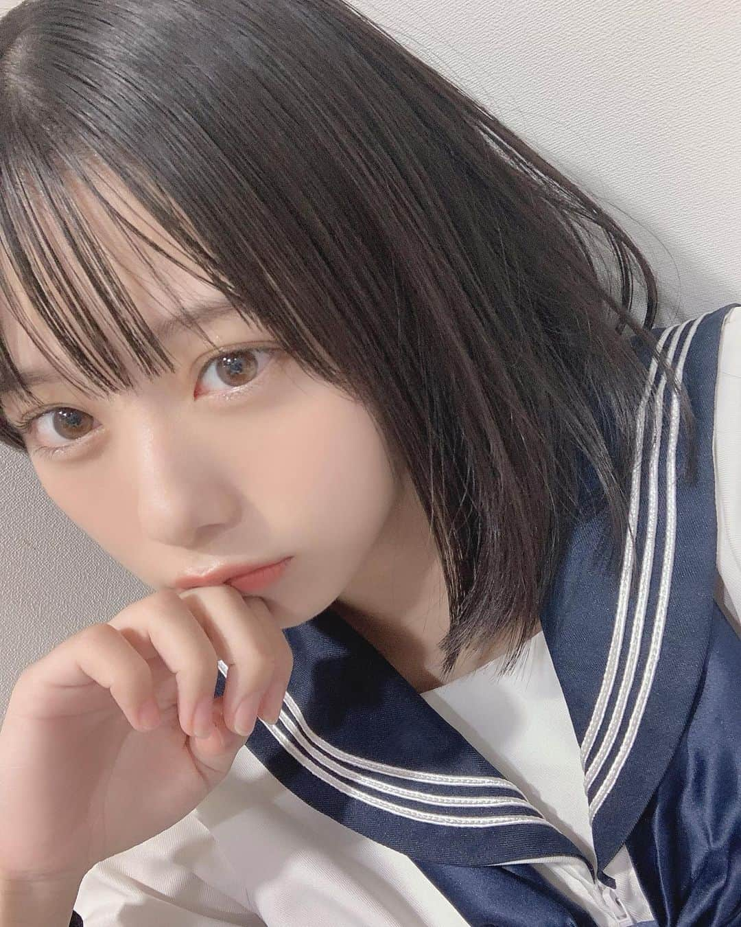 峰島こまきさんのインスタグラム写真 - (峰島こまきInstagram)「制服たくさん写真撮ったので インスタにたくさん載せます〜 ‎◎  学生時代はずーっとブレザーだったのでセーラー憧れたなあ、、。🏫」8月24日 23時06分 - mineshima_komaki