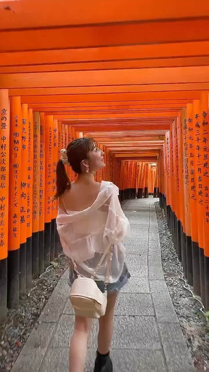 堀尾実咲のインスタグラム：「⛩⛩⛩⛩⛩⛩  #kyoto #kyotojapan #japan #fushimiinari #fushimiinaritaisha #京都 #伏見稲荷大社 #伏見稲荷 #千本鳥居」
