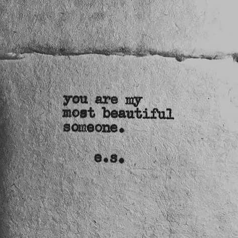 柳めぐみのインスタグラム：「. . 🦋 . #goodnight」